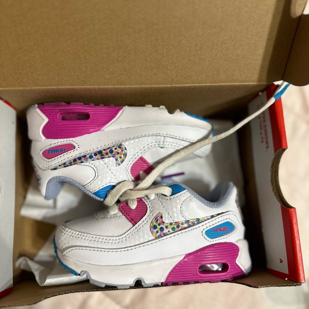 Airmax - Picture 4 of 4